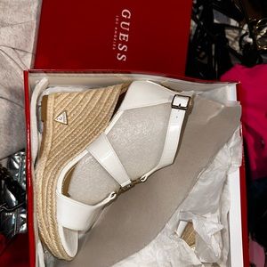 Guess plataforms... never used. Size 7